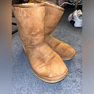 Ugg chestnut brown boots for sale. Worn with small tear. Size 7w